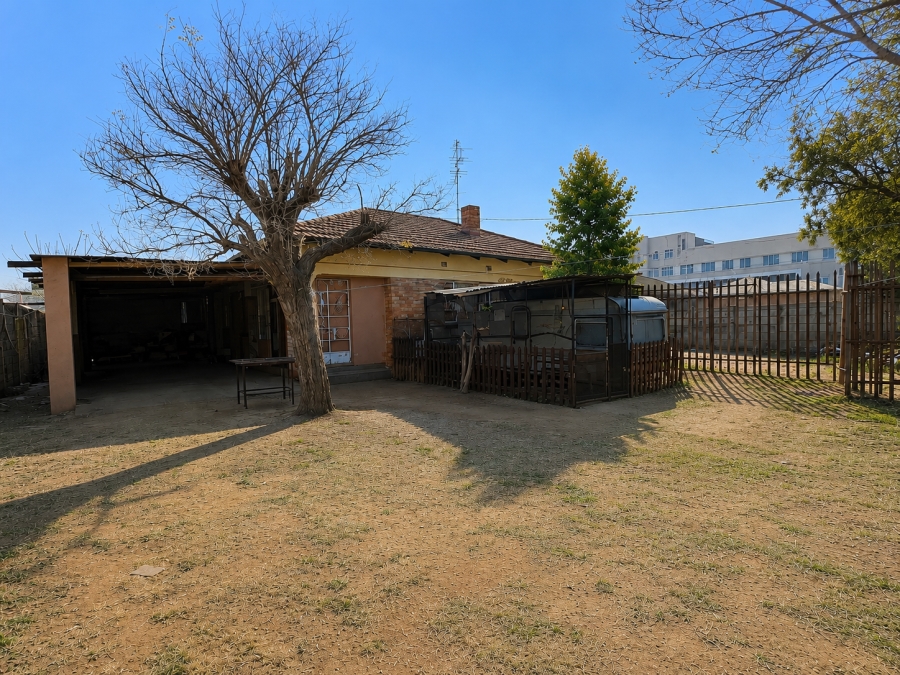 5 Bedroom Property for Sale in Peacehaven Gauteng