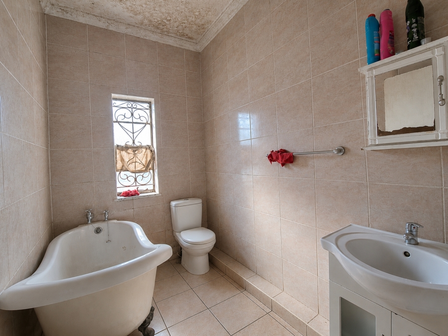 5 Bedroom Property for Sale in Peacehaven Gauteng