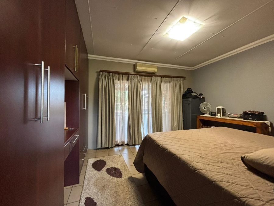 To Let 3 Bedroom Property for Rent in Unitas Park Gauteng