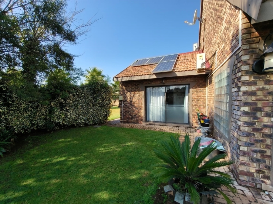 To Let 3 Bedroom Property for Rent in Unitas Park Gauteng