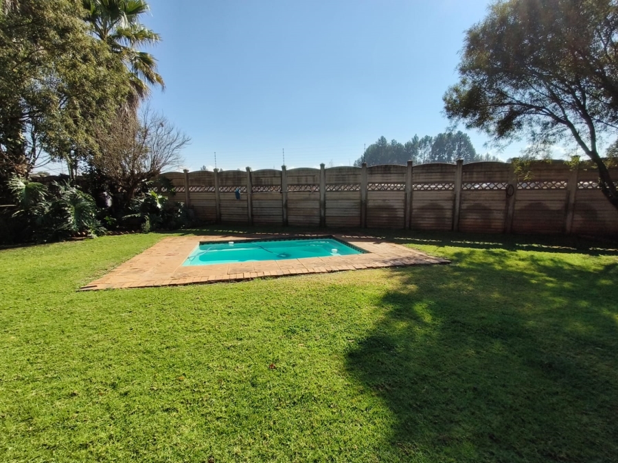 To Let 3 Bedroom Property for Rent in Unitas Park Gauteng