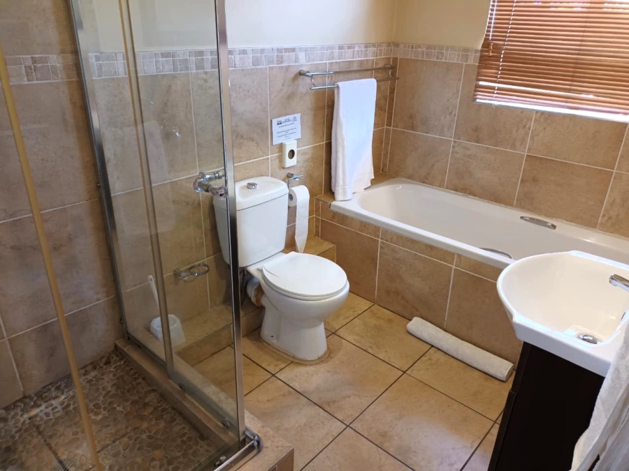 To Let 2 Bedroom Property for Rent in Zwartkop Gauteng