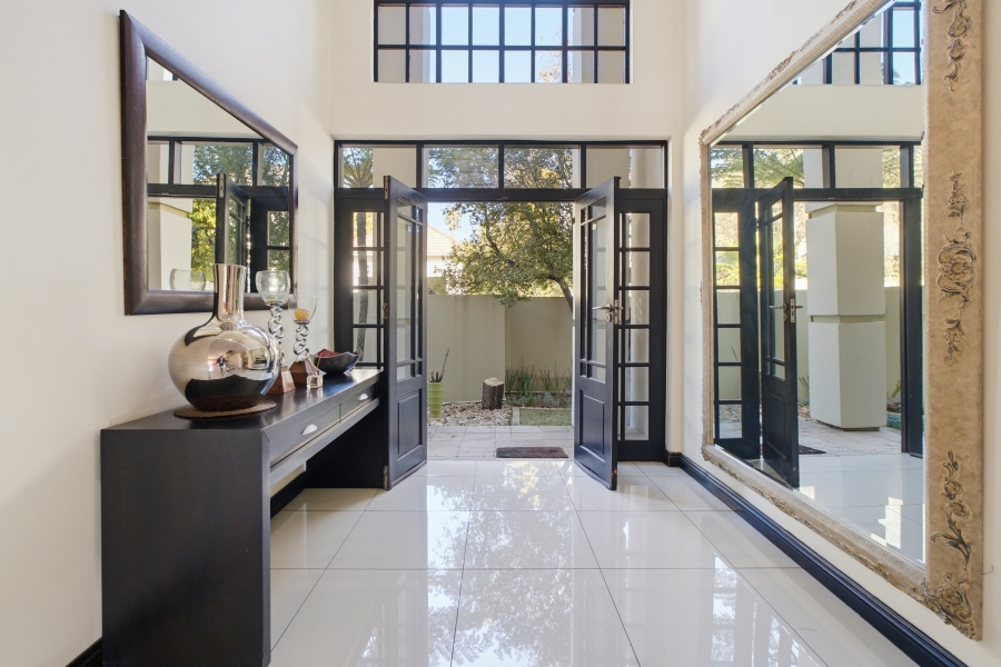 4 Bedroom Property for Sale in Lonehill Gauteng