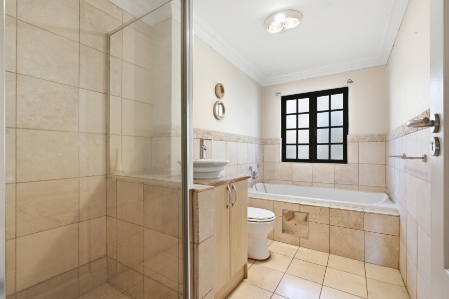 4 Bedroom Property for Sale in Lonehill Gauteng