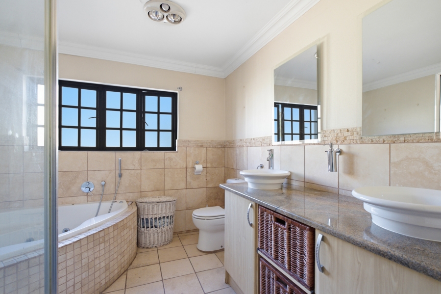4 Bedroom Property for Sale in Lonehill Gauteng