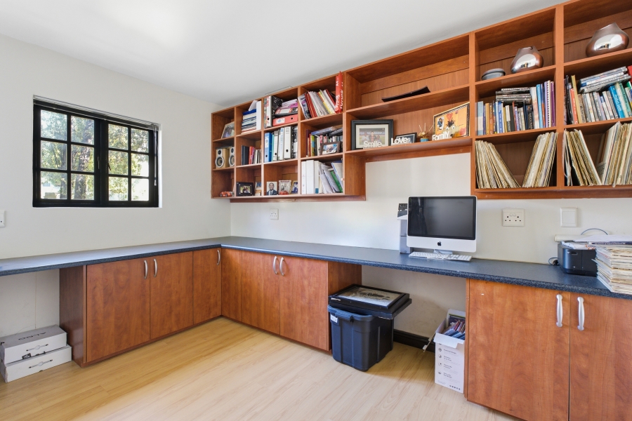 4 Bedroom Property for Sale in Lonehill Gauteng