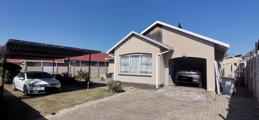 3 Bedroom Property for Sale in Roseacre Gauteng