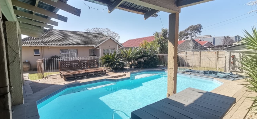 3 Bedroom Property for Sale in Roseacre Gauteng