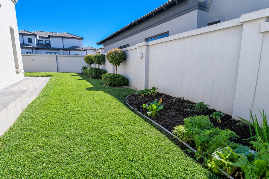 4 Bedroom Property for Sale in Blue Valley Golf Estate Gauteng