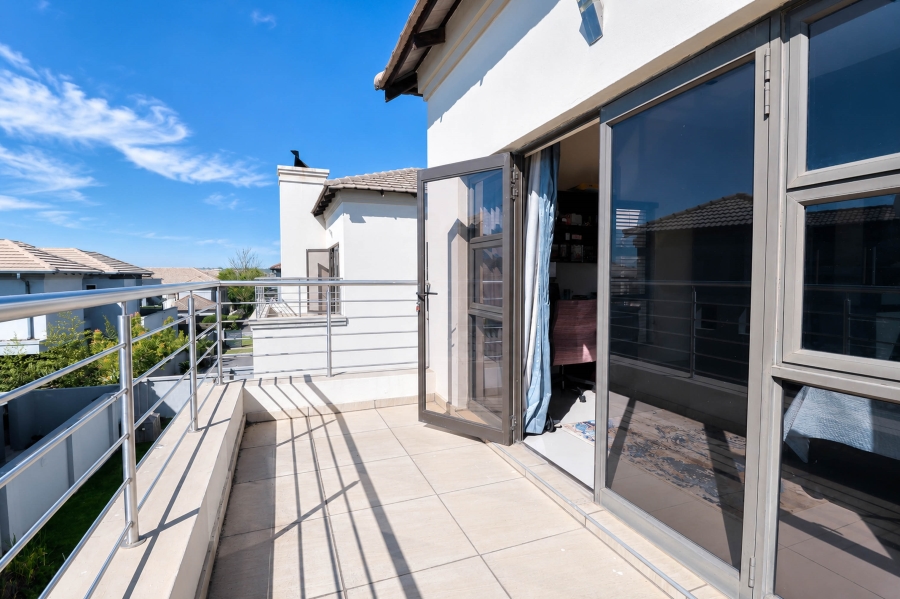 4 Bedroom Property for Sale in Blue Valley Golf Estate Gauteng