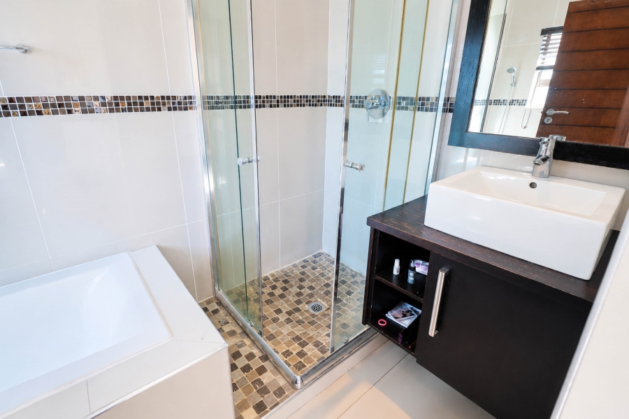 4 Bedroom Property for Sale in Blue Valley Golf Estate Gauteng