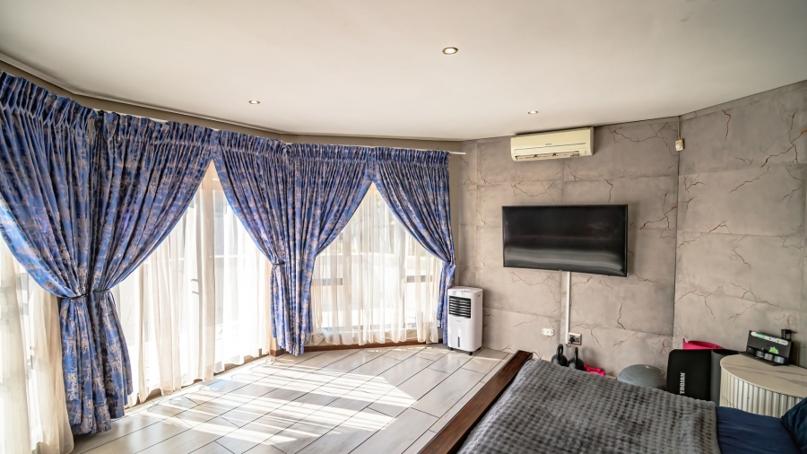 4 Bedroom Property for Sale in Kyalami Hills Gauteng