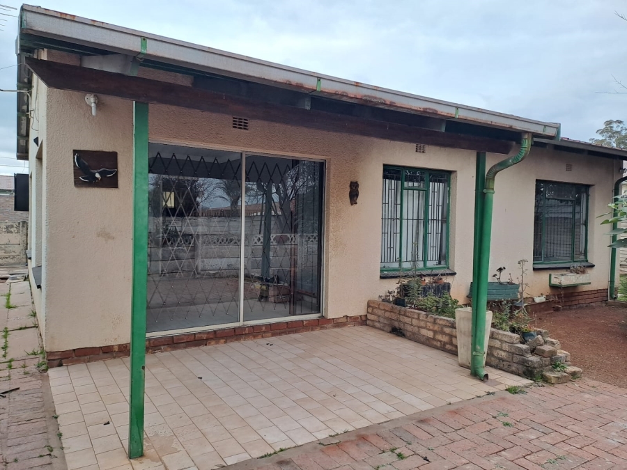 To Let 1 Bedroom Property for Rent in Dersley Gauteng