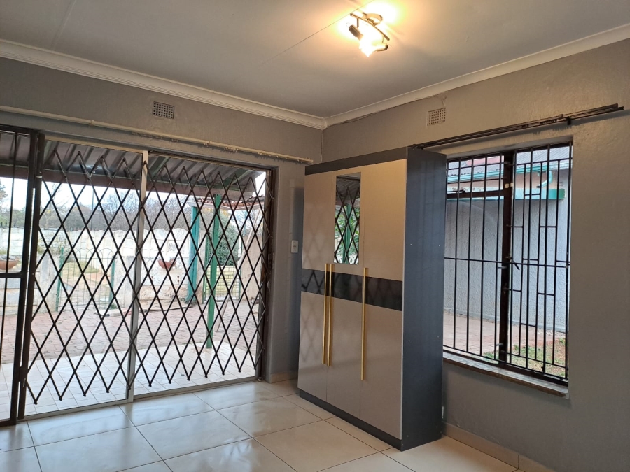 To Let 1 Bedroom Property for Rent in Dersley Gauteng