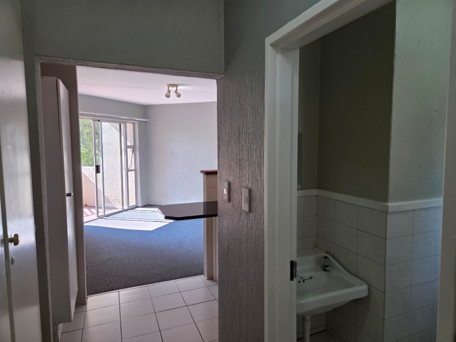 To Let 1 Bedroom Property for Rent in Bryanston Gauteng