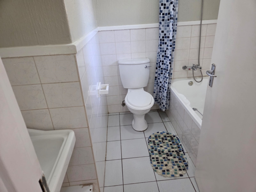 To Let 1 Bedroom Property for Rent in Bryanston Gauteng
