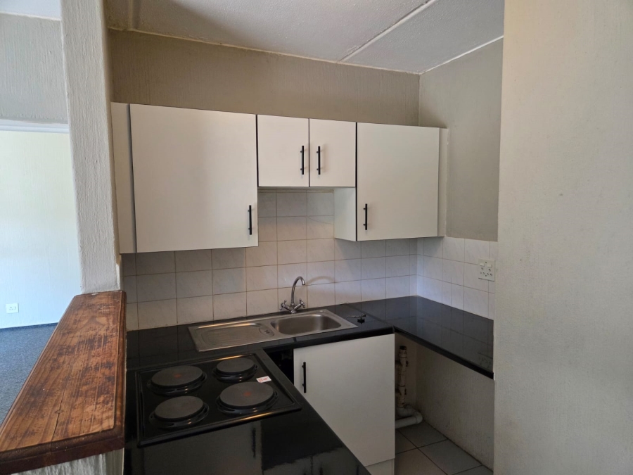To Let 1 Bedroom Property for Rent in Bryanston Gauteng