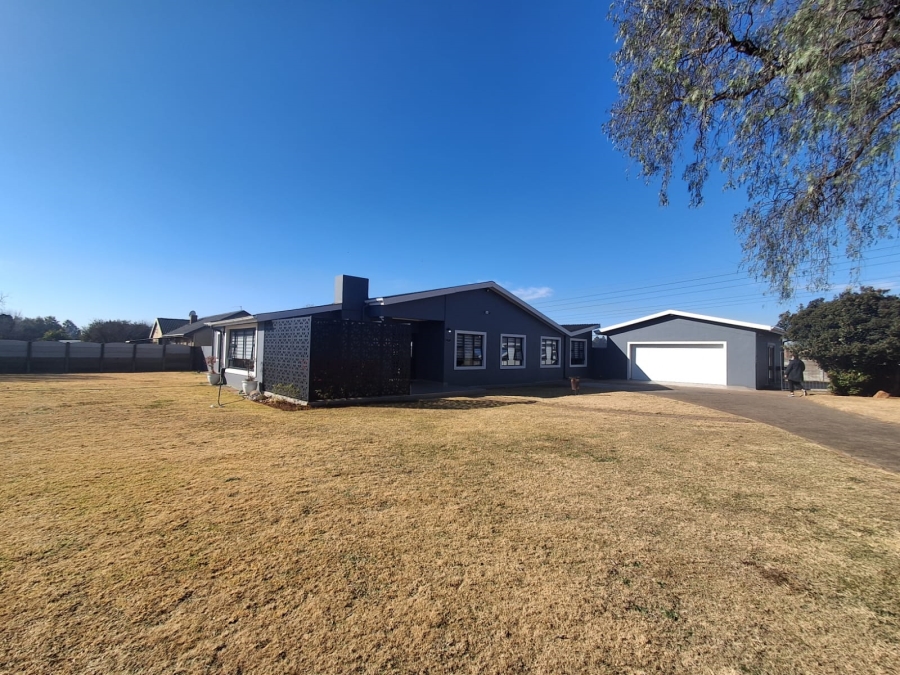 4 Bedroom Property for Sale in Meyerton Central Gauteng