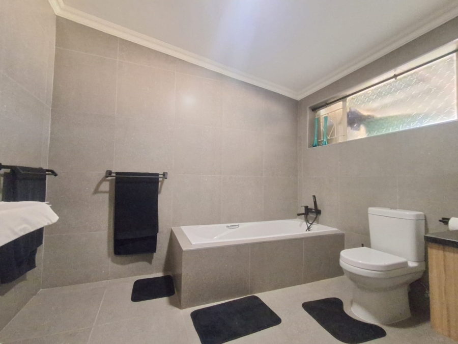 4 Bedroom Property for Sale in Meyerton Central Gauteng