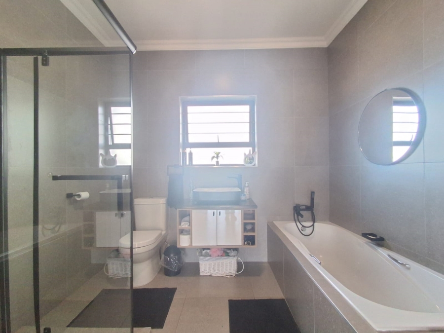 4 Bedroom Property for Sale in Meyerton Central Gauteng