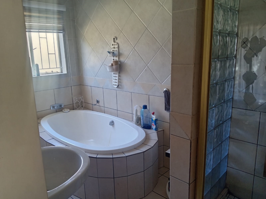 3 Bedroom Property for Sale in Three Rivers East Gauteng