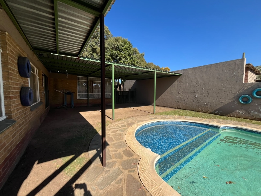 4 Bedroom Property for Sale in Brenthurst Gauteng
