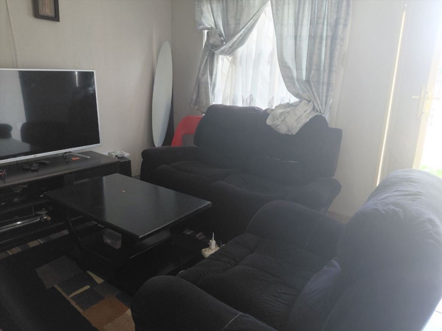 2 Bedroom Property for Sale in Glen Marais Gauteng