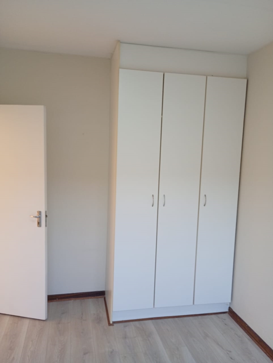 To Let 2 Bedroom Property for Rent in Glen Marais Gauteng