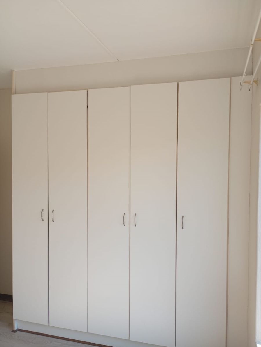 To Let 2 Bedroom Property for Rent in Glen Marais Gauteng