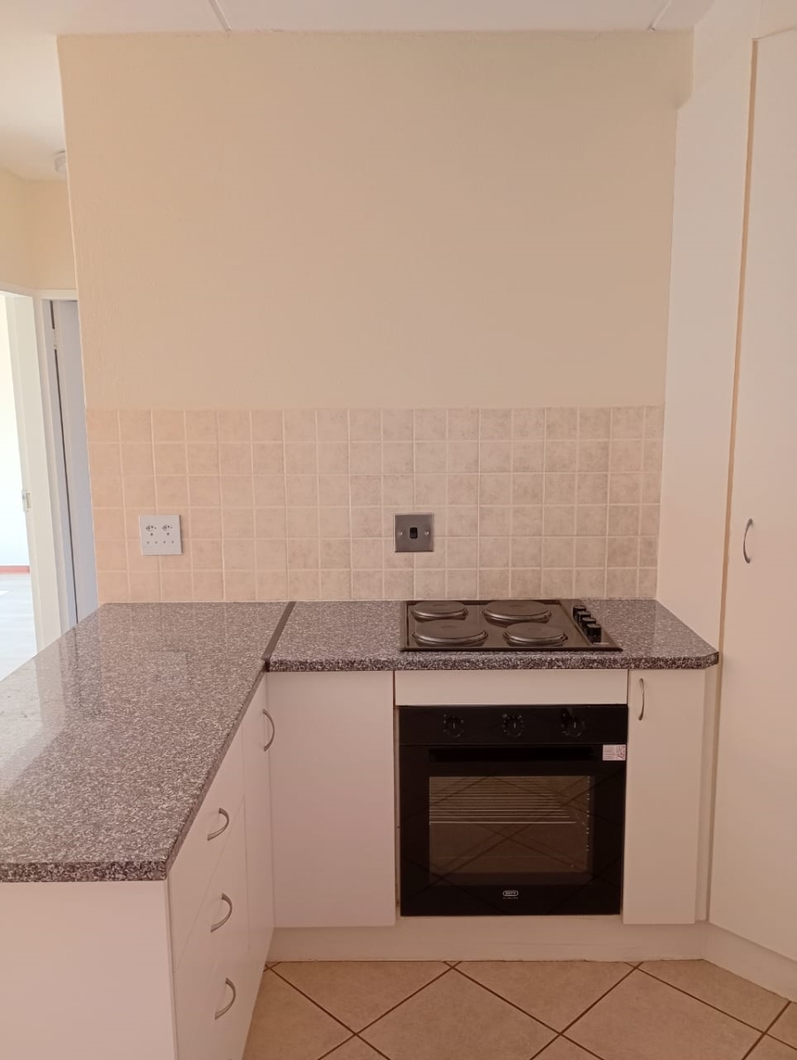 To Let 2 Bedroom Property for Rent in Glen Marais Gauteng