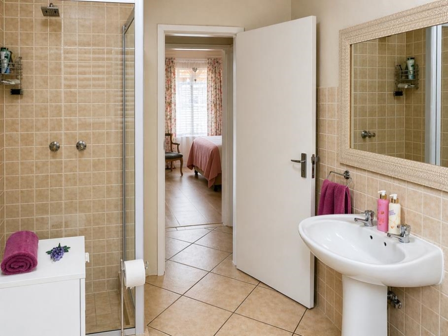 To Let 2 Bedroom Property for Rent in Glen Marais Gauteng