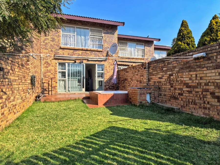 2 Bedroom Property for Sale in Blackheath Gauteng