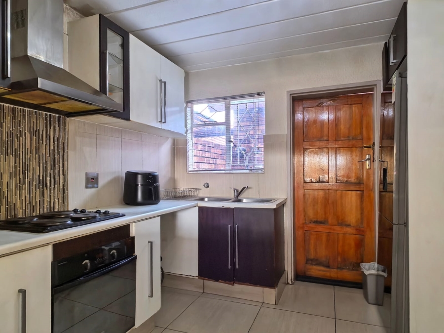 2 Bedroom Property for Sale in Blackheath Gauteng