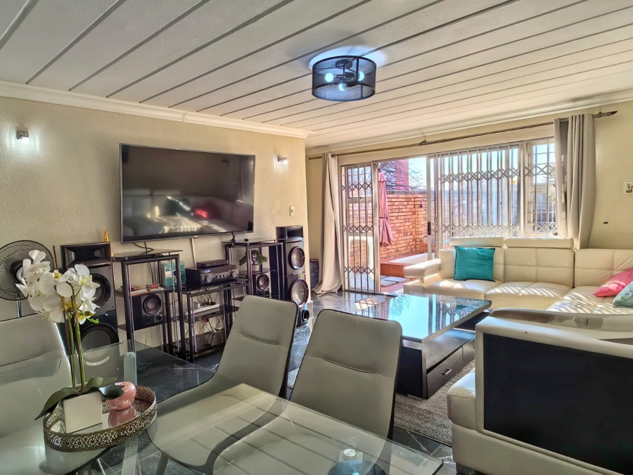 2 Bedroom Property for Sale in Blackheath Gauteng