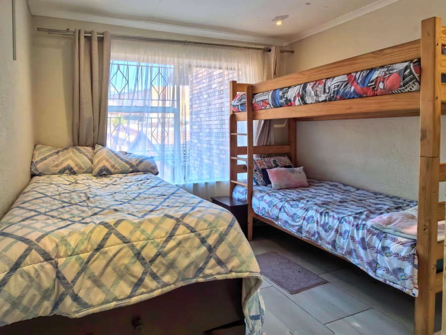 2 Bedroom Property for Sale in Blackheath Gauteng