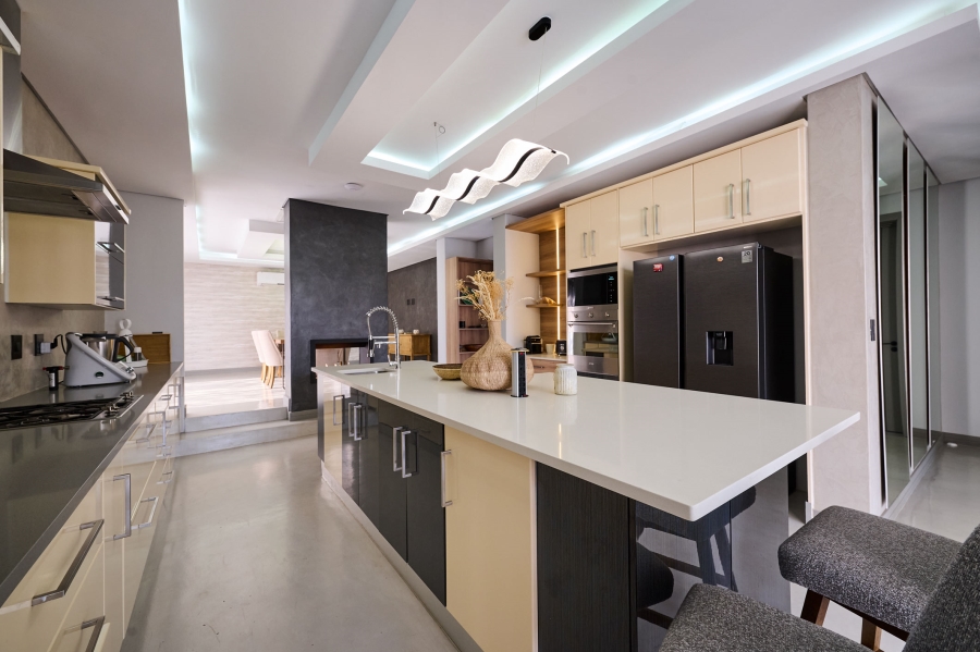 4 Bedroom Property for Sale in Waterfall Country Village Gauteng