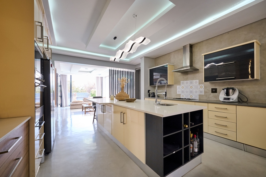 4 Bedroom Property for Sale in Waterfall Country Village Gauteng