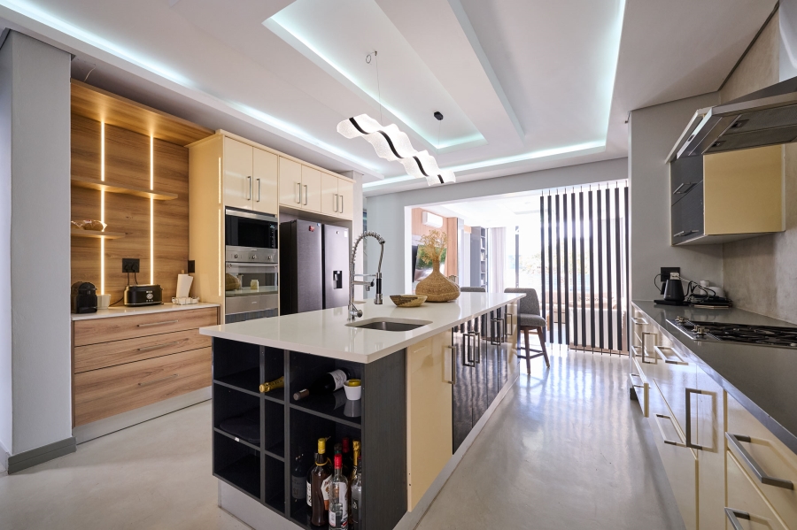 4 Bedroom Property for Sale in Waterfall Country Village Gauteng