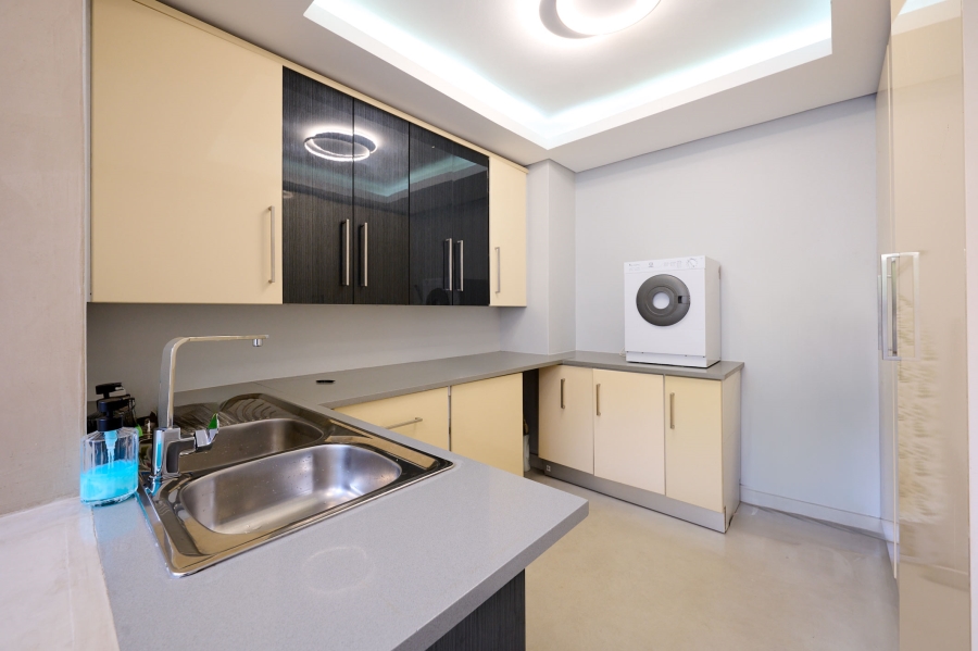 4 Bedroom Property for Sale in Waterfall Country Village Gauteng