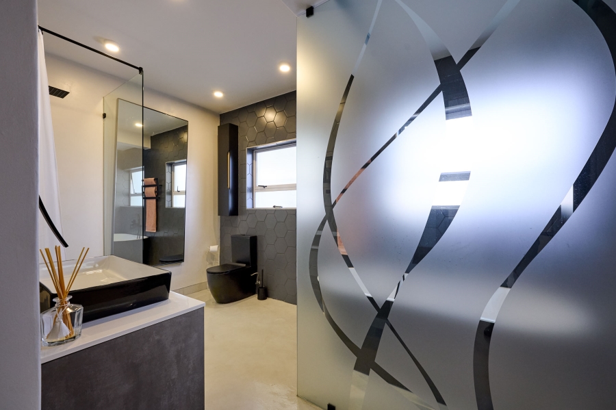 4 Bedroom Property for Sale in Waterfall Country Village Gauteng