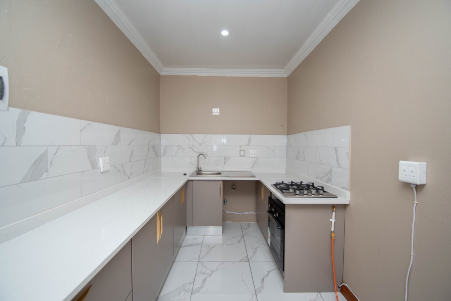 To Let 1 Bedroom Property for Rent in Randpark Ridge Gauteng