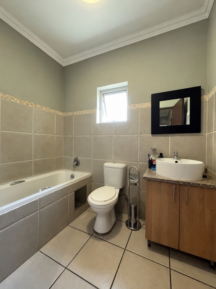 To Let 4 Bedroom Property for Rent in Six Fountains Residential Estate Gauteng