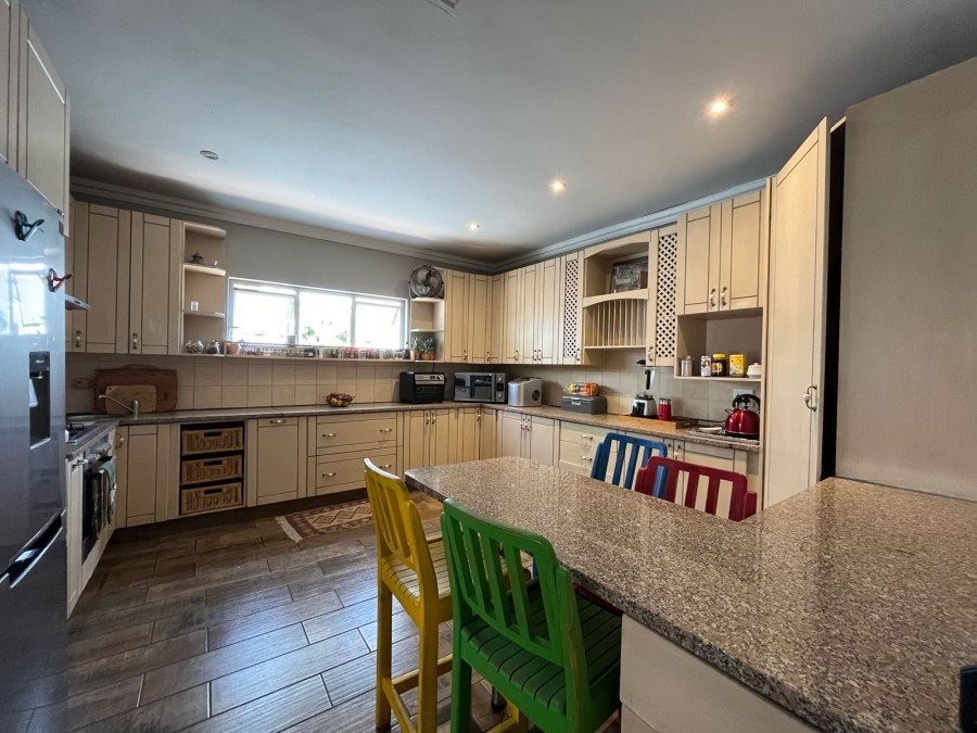 To Let 4 Bedroom Property for Rent in Six Fountains Residential Estate Gauteng