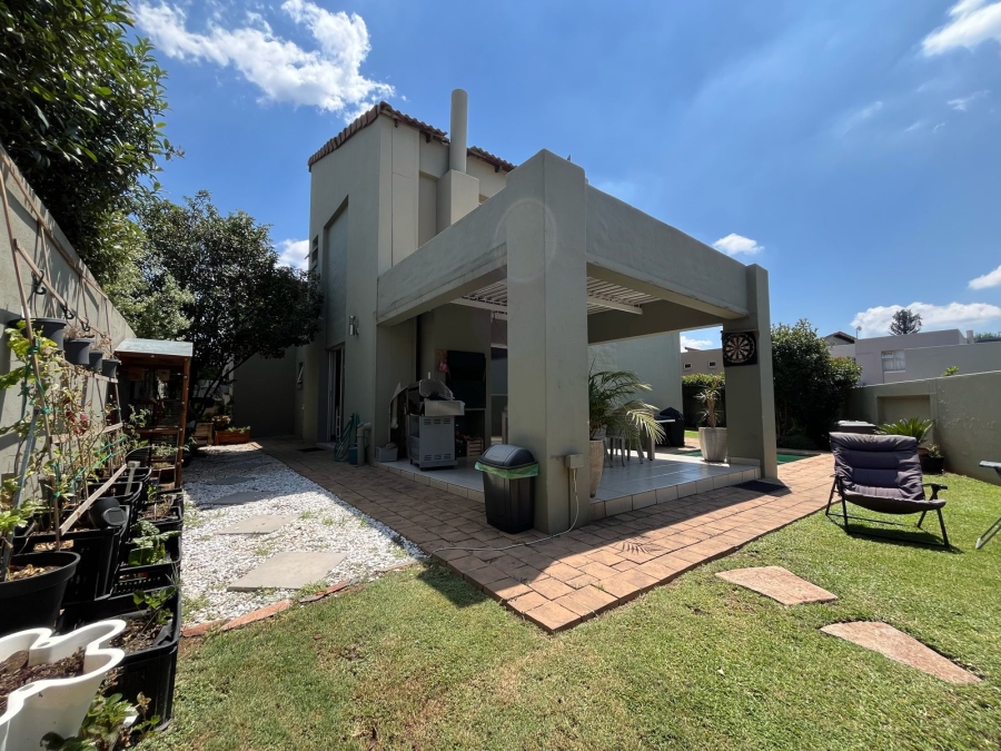 To Let 4 Bedroom Property for Rent in Six Fountains Residential Estate Gauteng