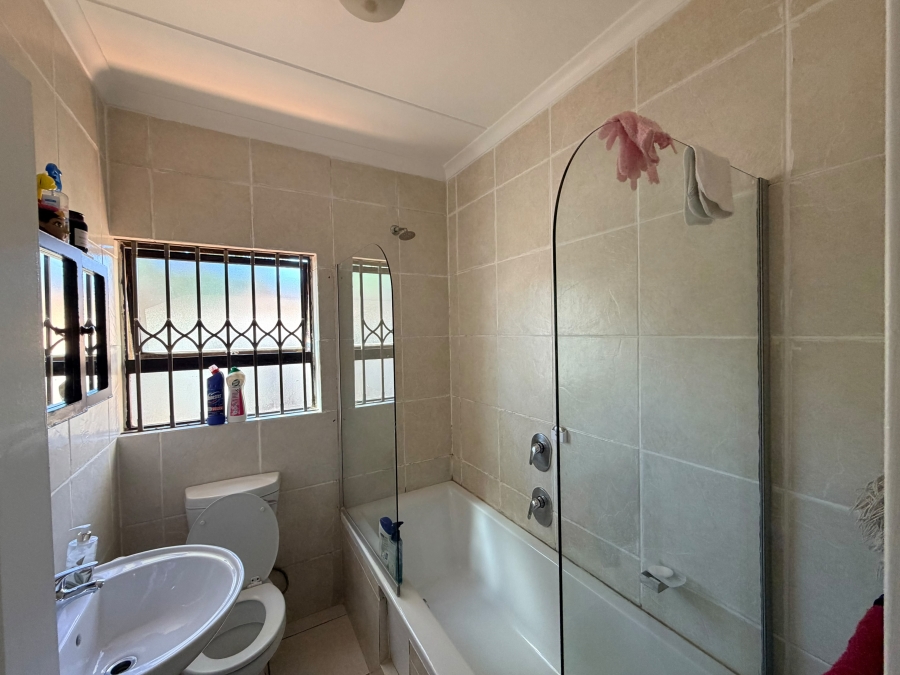 2 Bedroom Property for Sale in North Riding Gauteng