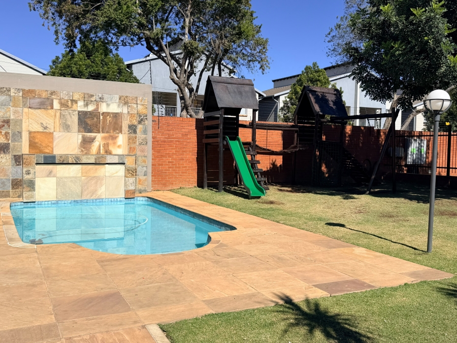2 Bedroom Property for Sale in North Riding Gauteng