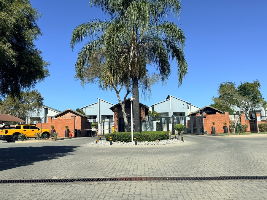 2 Bedroom Property for Sale in North Riding Gauteng