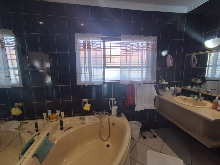 3 Bedroom Property for Sale in Carletonville Central Gauteng