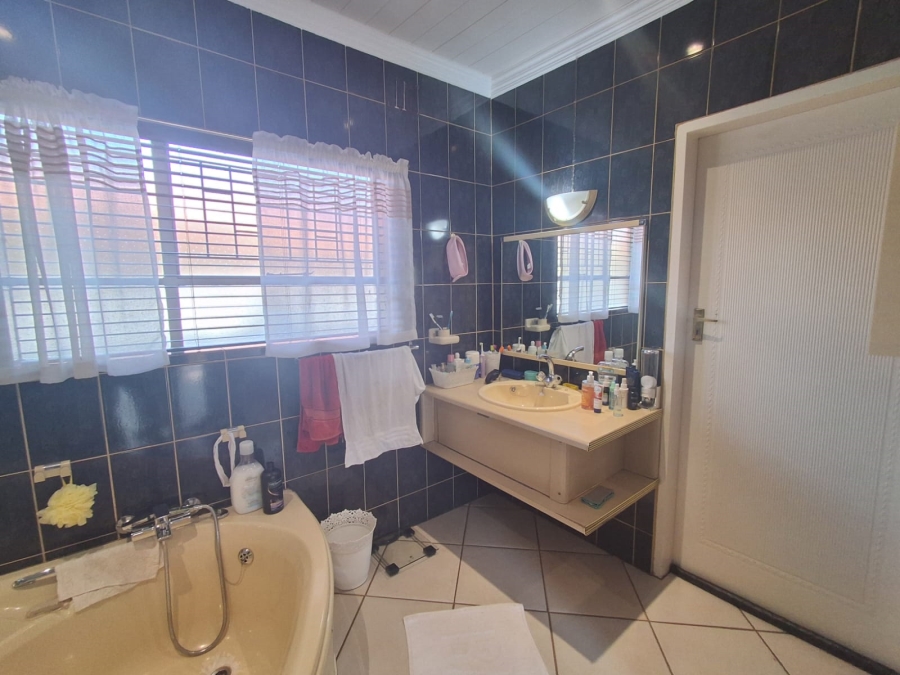 3 Bedroom Property for Sale in Carletonville Central Gauteng