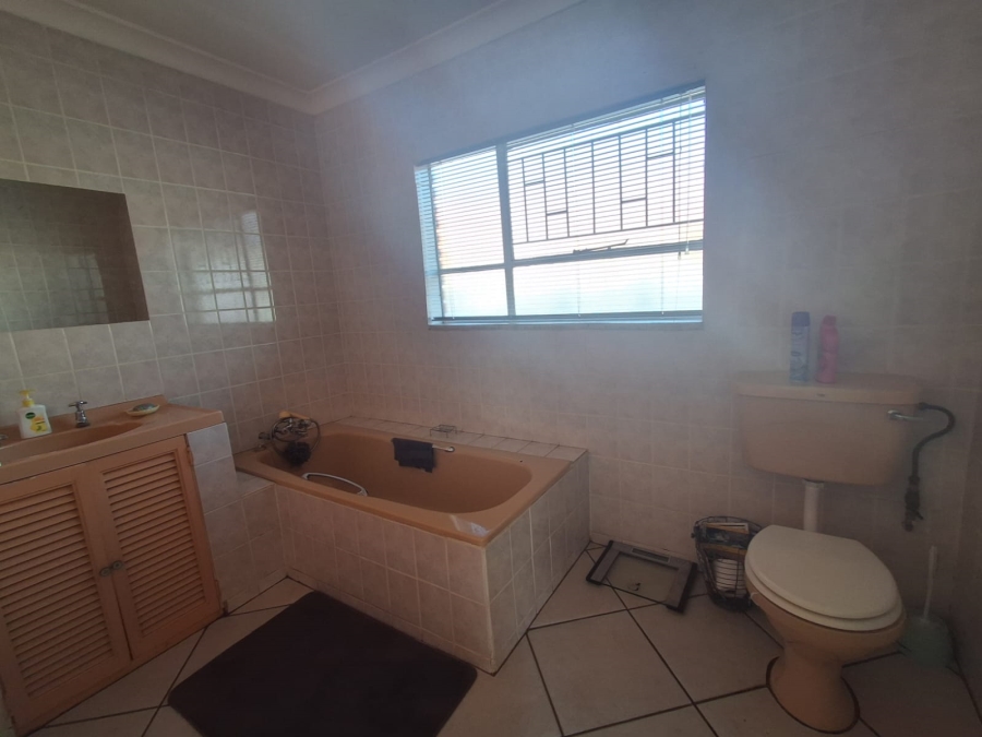 3 Bedroom Property for Sale in Carletonville Central Gauteng